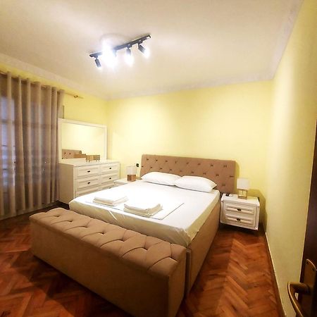 Appartamento Fun House Serenity Tirana Esterno foto