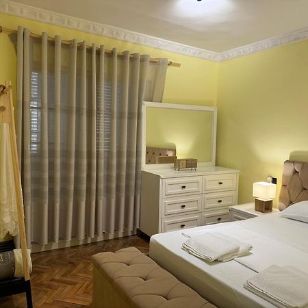Appartamento Fun House Serenity Tirana Esterno foto