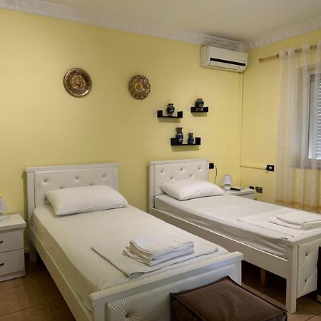 Appartamento Fun House Serenity Tirana Esterno foto