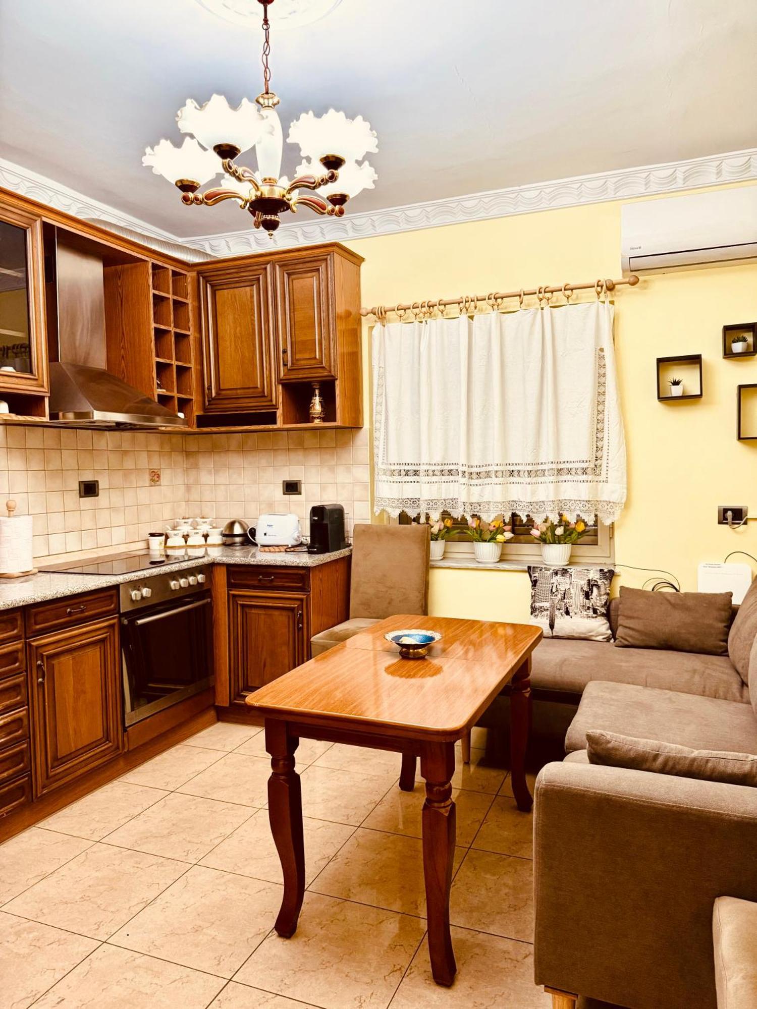 Appartamento Fun House Serenity Tirana Esterno foto