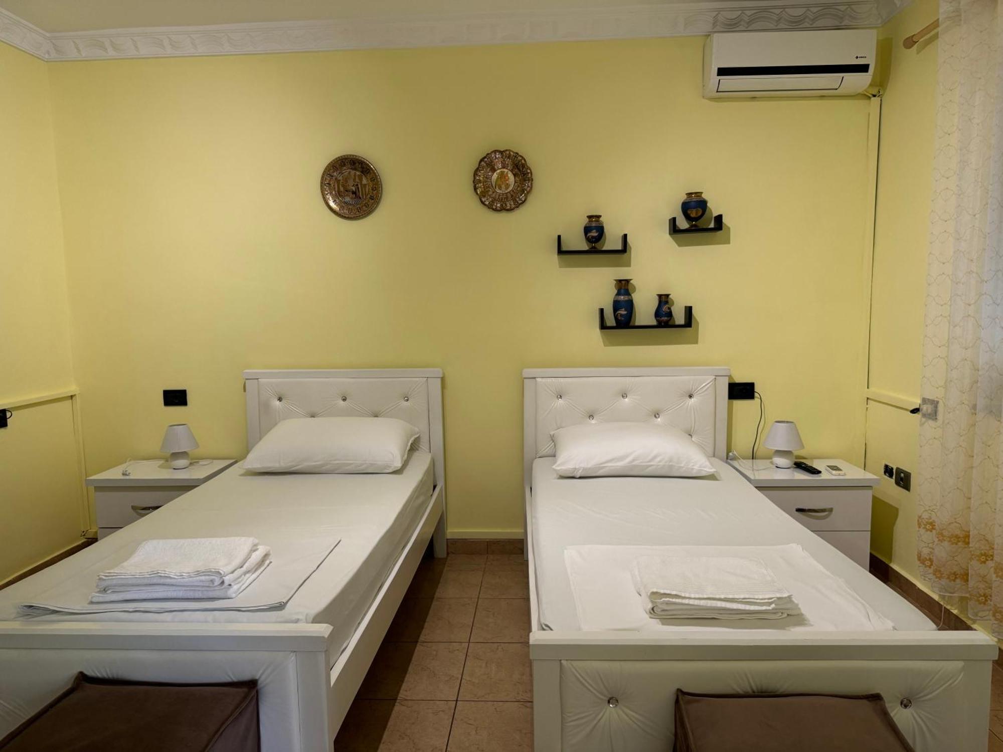 Appartamento Fun House Serenity Tirana Esterno foto