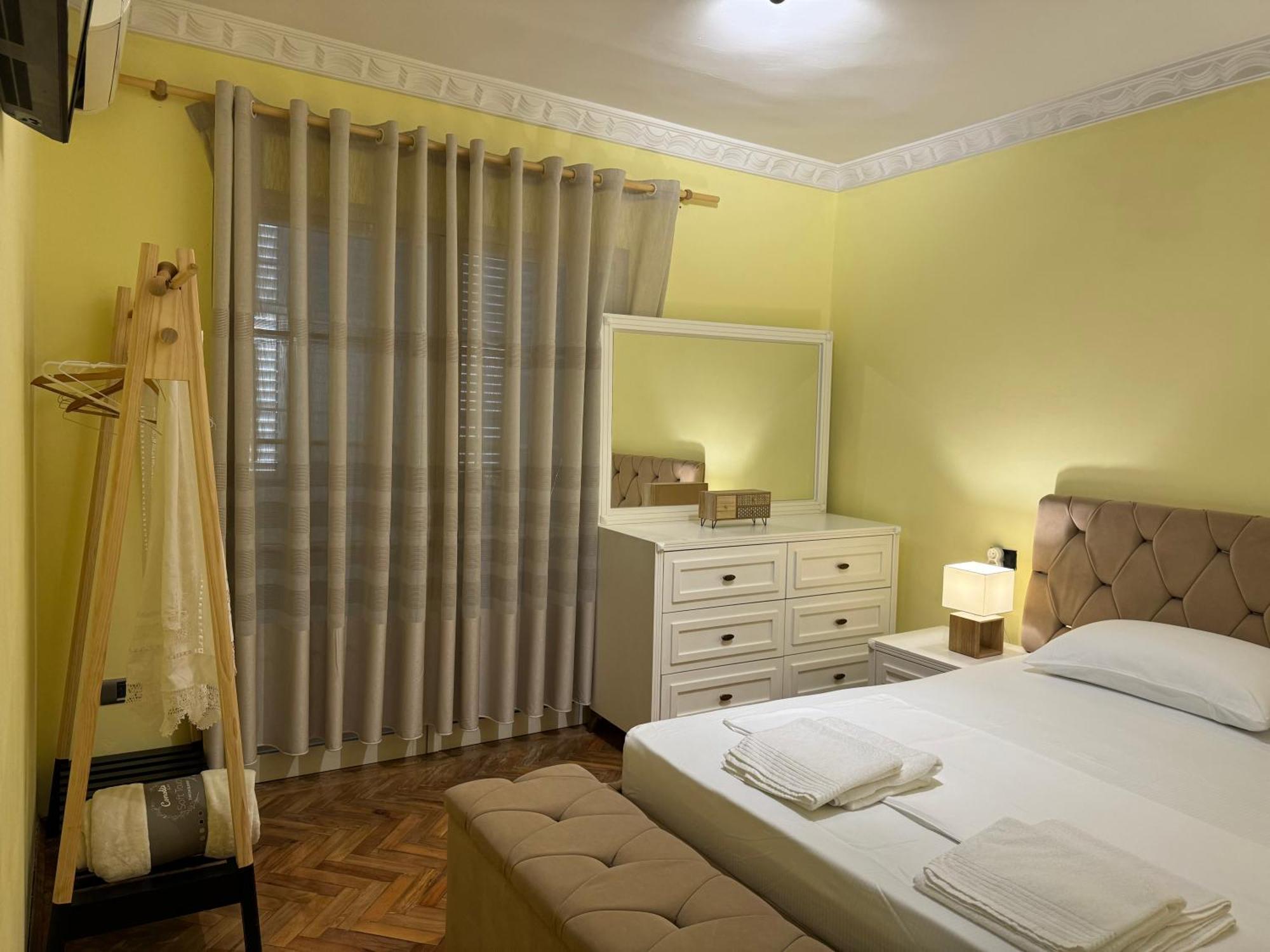 Appartamento Fun House Serenity Tirana Esterno foto