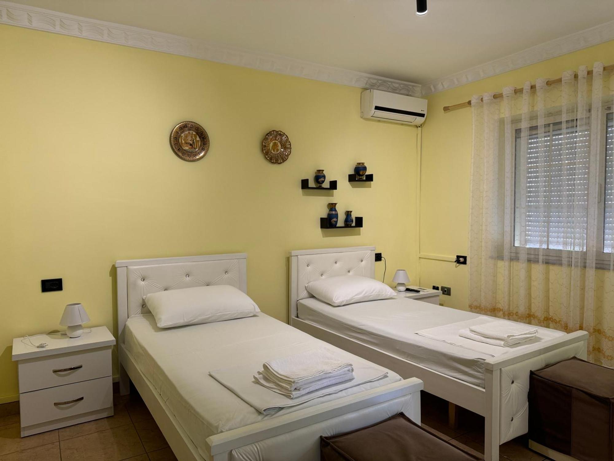 Appartamento Fun House Serenity Tirana Esterno foto