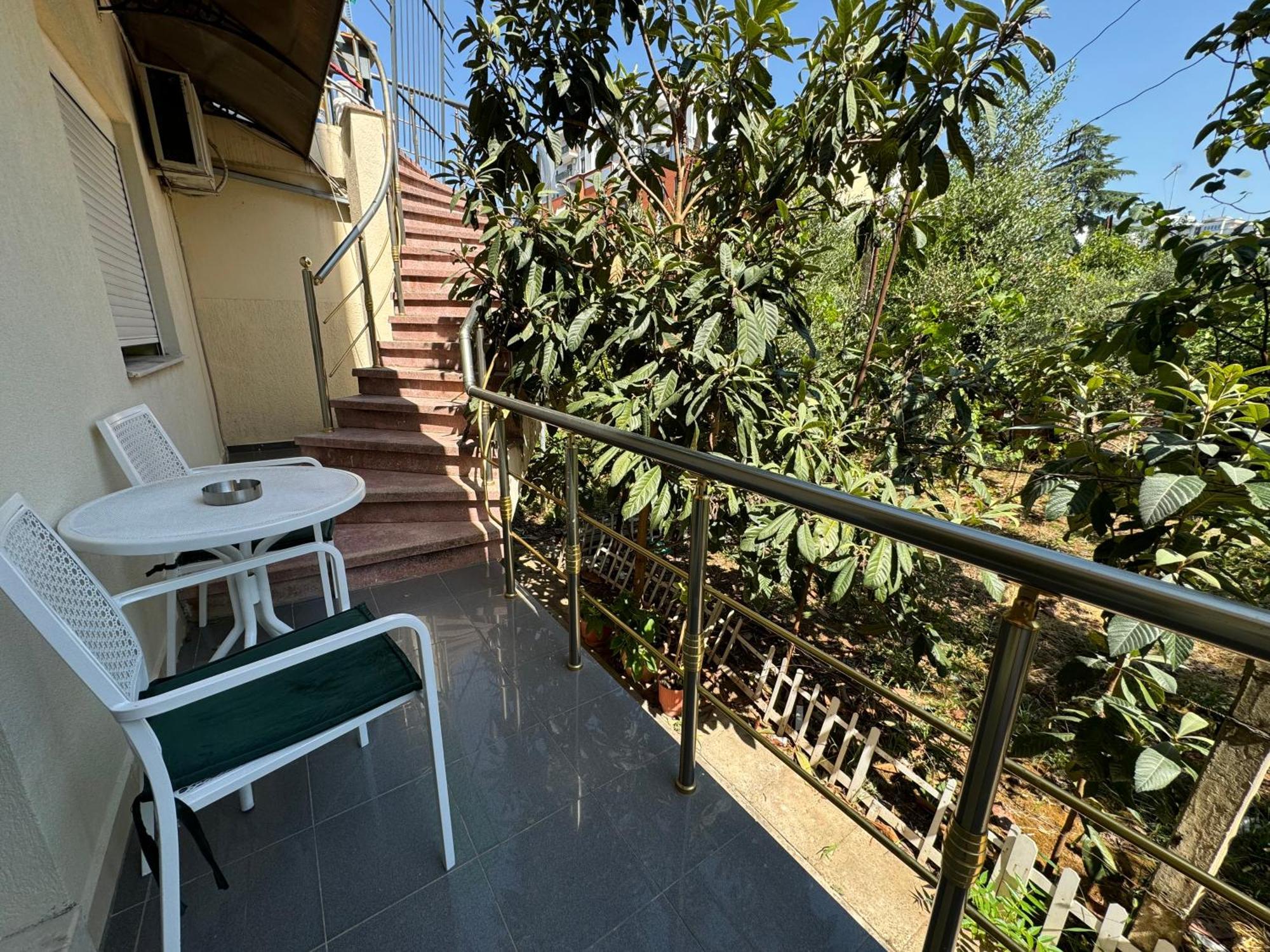 Appartamento Fun House Serenity Tirana Esterno foto