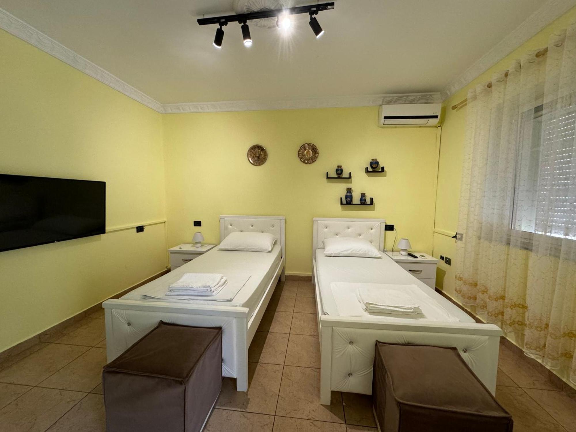 Appartamento Fun House Serenity Tirana Esterno foto